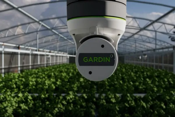 Autonomous Growing with Photosynthesis and Gardin